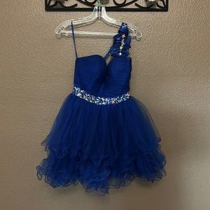 Beautiful royal blue dress!